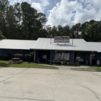 Smokin Pig - Front of the restaurant. - Barbeque Near Me - Midway, Georgia