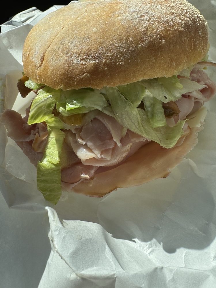 Leo's Italian & Specialty Foods Logo