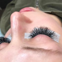 Honey Bee Lash Studio - Fluffy Volume handmade fans Full Set "Angel" Eye style by Cynthia