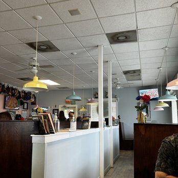 Mother Earths Cafe - Window side dining area - Sandwiches Near Me - Fort Walton Beach, Florida Mother Earths Cafe - Window side dining area - Sandwiches Near Me - Fort Walton Beach, Florida