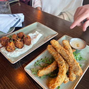 Downriggers - Calamari, crab tots - American Near Me - Friday Harbor, Washington