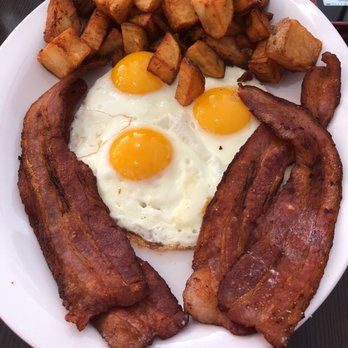 Maggie's Diner - Classic breakfast with bacon - Breakfast & Brunch Near Me - Mississauga, Ontario Maggie's Diner - Classic breakfast with bacon - Breakfast & Brunch Near Me - Mississauga, Ontario
