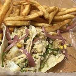 The Den Cape Cod - fish tacos