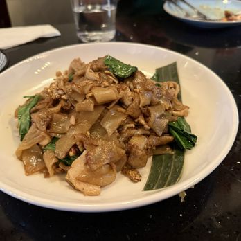 Chaa Roen Pohn - Pad see euw - Laotian Near Me - San Francisco, California Chaa Roen Pohn - Pad see euw - Laotian Near Me - San Francisco, California