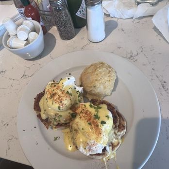 Huey's On the River - Crabcake Benedict - Cajun/Creole Near Me - Savannah, Georgia
