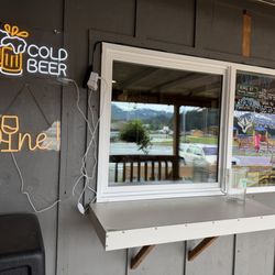 The Fisherman's Daughter - The beer window