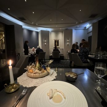 Alinea - New American Near Me - Chicago, Illinois Alinea - New American Near Me - Chicago, Illinois