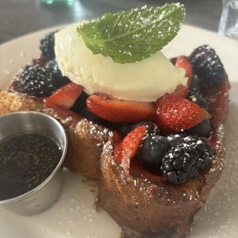 Bachour - Creme Brulee French Toast - Bakeries Near Me - Coral Gables, Florida