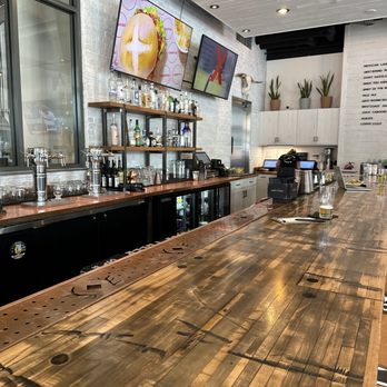 Westbound & Down - Sitting at the bar - Breweries Near Me - Basalt, Colorado Westbound & Down - Sitting at the bar - Breweries Near Me - Basalt, Colorado