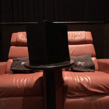 IPIC Boca Raton - Recliner seat with pillow/blanket. - Cinema Near Me - Boca Raton, Florida IPIC Boca Raton - Recliner seat with pillow/blanket. - Cinema Near Me - Boca Raton, Florida