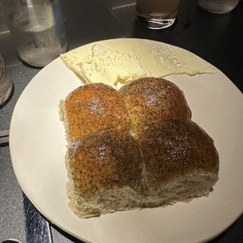Tomo - Sea Lettuce Packer House Rolls with butter - New American Near Me - Seattle, Washington Tomo - Sea Lettuce Packer House Rolls with butter - New American Near Me - Seattle, Washington