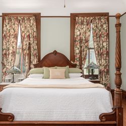 Grand Victorian Bed & Breakfast - Greenwood