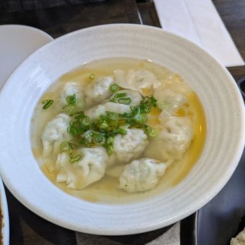 Modoo Banjeom - Boiled dumpling - Korean Near Me - Lynnwood, Washington