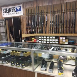 Gretna Gun Works - The attendants were very friendly. If you purchase a weapon you get 6 months free membership.