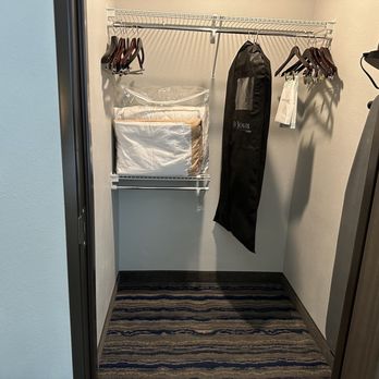 SpringHill Suites by Marriott Huntington Beach Orange County - Spacious closet - Hotels Near Me - Huntington Beach, California SpringHill Suites by Marriott Huntington Beach Orange County - Spacious closet - Hotels Near Me - Huntington Beach, California