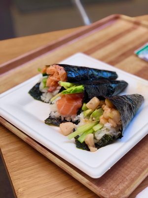Umi Hand Roll Bar by null