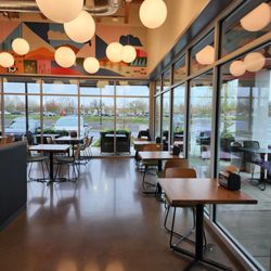 New Seasons Market - Inside seating