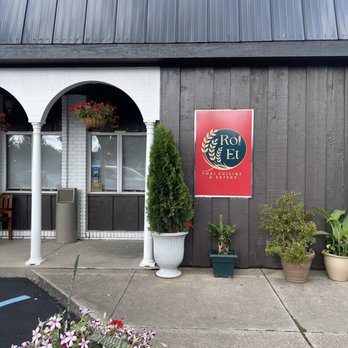 ROI ET - Front of the Restaurant - Thai Near Me - Northwood, Ohio ROI ET - Front of the Restaurant - Thai Near Me - Northwood, Ohio