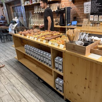 Fábrica Coffee Roasters - Inside - Coffee Roasteries Near Me - Lisbon, 11 Fábrica Coffee Roasters - Inside - Coffee Roasteries Near Me - Lisbon, 11