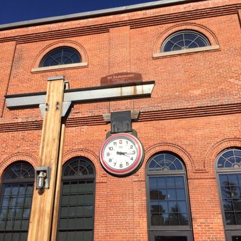 REI - Clocks outside - Hiking Near Me - Denver, Colorado REI - Clocks outside - Hiking Near Me - Denver, Colorado