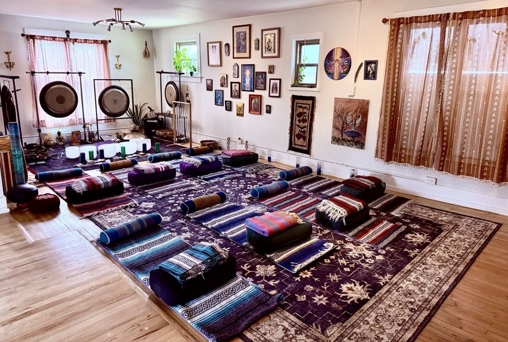 Green Light Reiki Healing and Chakra Balancing Logo