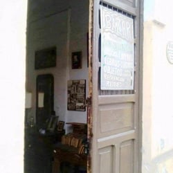 Bazar - Una vista parcial del interior del local.
