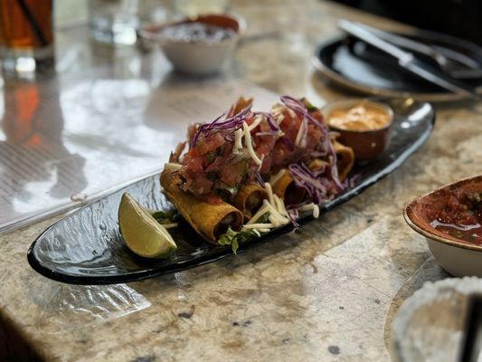 Caló Kitchen + Tequila by null