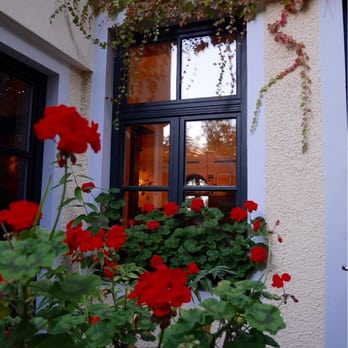 Jagdschloss - Garden view - Beer Garden Near Me - Munich, BY