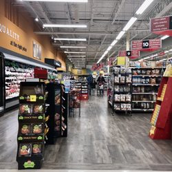 Hannaford New Hartford NY. Clean, well kept, and remodeled.