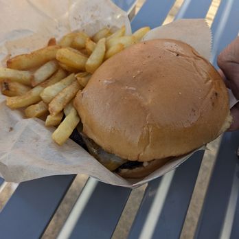 Lahore di khushboo - Chaapli burger - Food Trucks Near Me - San Francisco, California Lahore di khushboo - Chaapli burger - Food Trucks Near Me - San Francisco, California
