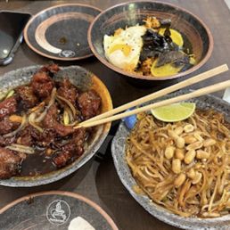 Chicken Pad Thai Noodle Chicken Pad Thai Noodle