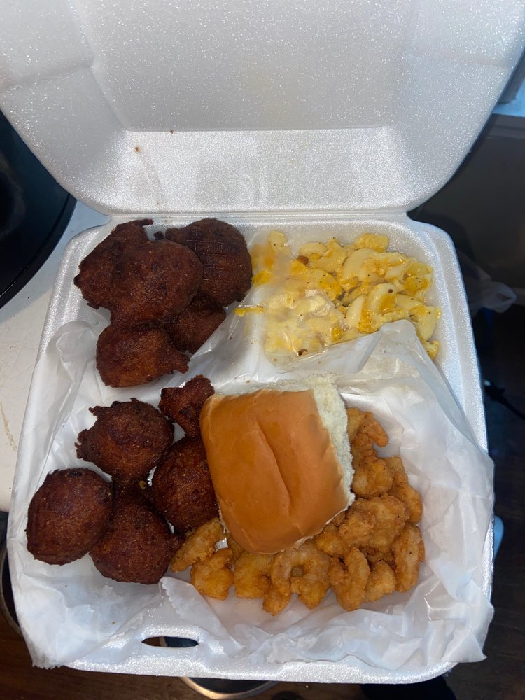 LITTLE HOWIE’S BURGERS & CHIC Updated October 2024 11 Reviews