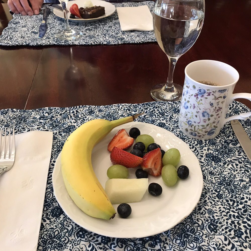Bedham Hall - Breakfast - Hotels Near Me - Niagara Falls, Ontario