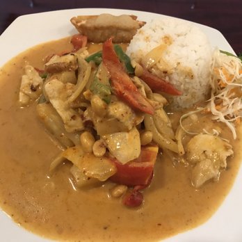 Emon's Thai Cafe - Massaman Chicken Curry / lunch menu portion ...(#3 on spicy) VERY good! That sauce! - Thai Near Me - Naples, Florida Emon's Thai Cafe - Massaman Chicken Curry / lunch menu portion ...(#3 on spicy) VERY good! That sauce! - Thai Near Me - Naples, Florida