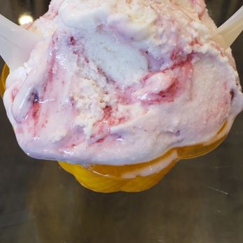 GelatoLove - Regular scoop of Amarena - Desserts Near Me - Carlsbad, California