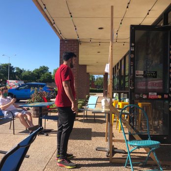 The Pizza Dude - Waiting outside - safe distances - can't go in LOL - Pizza Near Me - Dallas, Texas The Pizza Dude - Waiting outside - safe distances - can't go in LOL - Pizza Near Me - Dallas, Texas