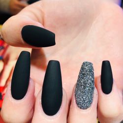 Model Nail Salon - Nails