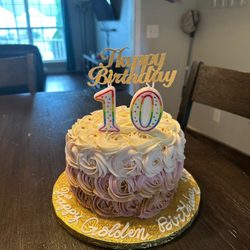 Gigi's Cupcakes of Franklin - Red velvet cake