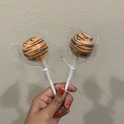 Halloween themed vanilla cake pops!