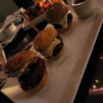 Ascent Lounge - Mini burger (no thanks) - Cocktail Bars Near Me - New York, New York Ascent Lounge - Mini burger (no thanks) - Cocktail Bars Near Me - New York, New York