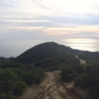 Valido Trail - Hiking Near Me - Laguna Beach, California Valido Trail - Hiking Near Me - Laguna Beach, California