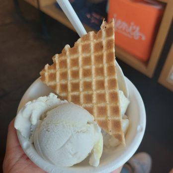 Jeni's Splendid Ice Creams - Vegan Lemon Bar Icecream (cookie not vegan) - Ice Cream & Frozen Yogurt Near Me - Charleston, South Carolina Jeni's Splendid Ice Creams - Vegan Lemon Bar Icecream (cookie not vegan) - Ice Cream & Frozen Yogurt Near Me - Charleston, South Carolina