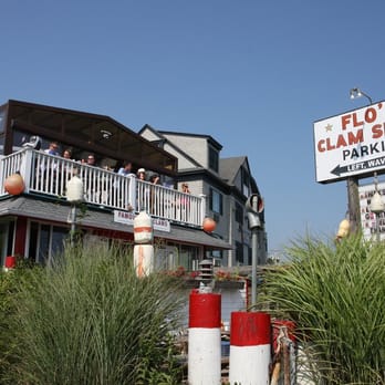 Flo's Clam Shack - Seafood Near Me - Middletown, Rhode Island