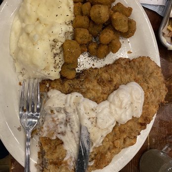 Hochatown Saloon - Sports Bars Near Me - Broken Bow, Oklahoma