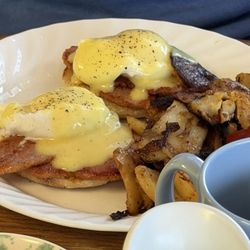 Scenery Drive Restaurant - Eggs Benedict