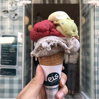 Eis-Greissler - Bottom to top: poppy seed + raspberry + PUMPKIN SEED OIL + vanilla!! - Ice Cream & Frozen Yogurt Near Me - Vienna, 9