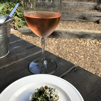 Te Motu Vineyard - Wine Tasting Room Near Me - Waiheke Island, AUK