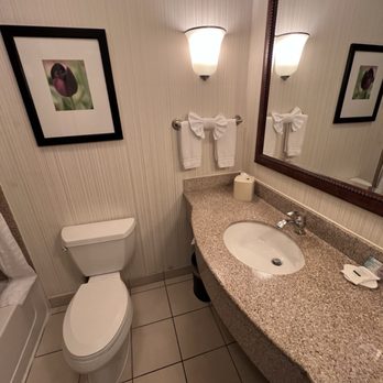 Hilton Garden Inn Oxnard/Camarillo - Hotels Near Me - Oxnard, California