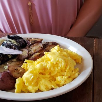 Toast - Steak and eggs - Breakfast & Brunch Near Me - New Orleans, Louisiana Toast - Steak and eggs - Breakfast & Brunch Near Me - New Orleans, Louisiana