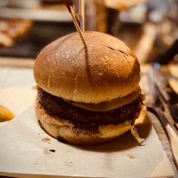 Finney's Crafthouse - Burbank - Bison Burger - New American Near Me - Burbank, California